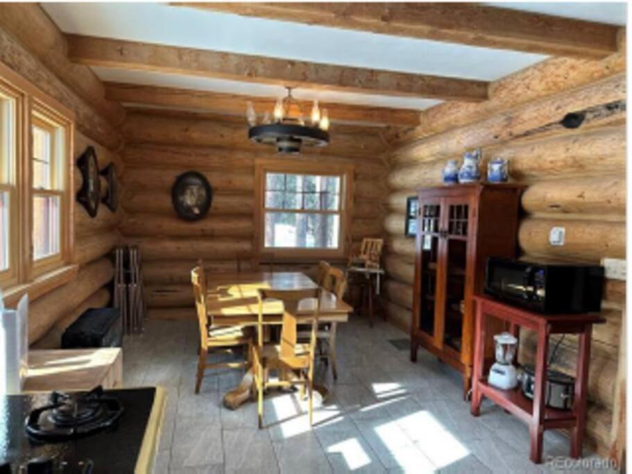 Moose Mtn Lodge/luxury Cabin/hot Tub/fireplace Holiday home Fairplay
