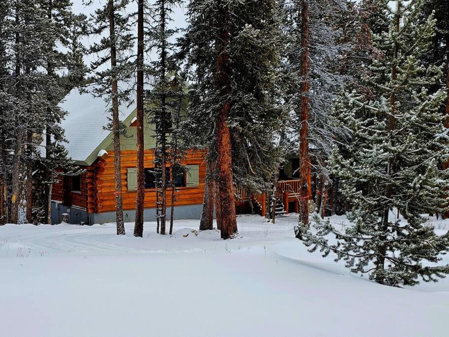 Holiday home Moose Mtn Lodge/luxury Cabin/hot Tub/fireplace *