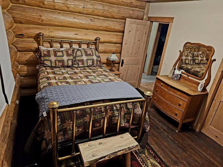Moose Mtn Lodge/luxury Cabin/hot Tub/fireplace Fairplay