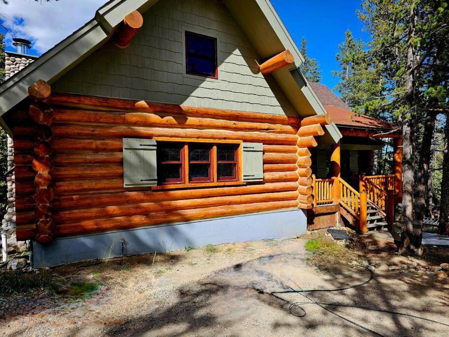 Holiday home Moose Mtn Lodge/luxury Cabin/hot Tub/fireplace