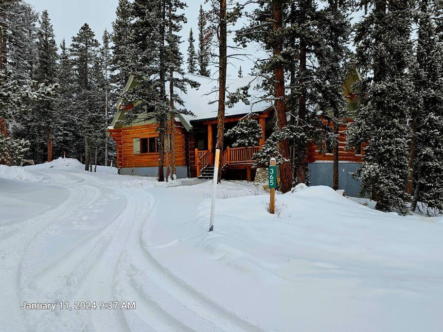 Moose Mtn Lodge/luxury Cabin/hot Tub/fireplace Holiday home *