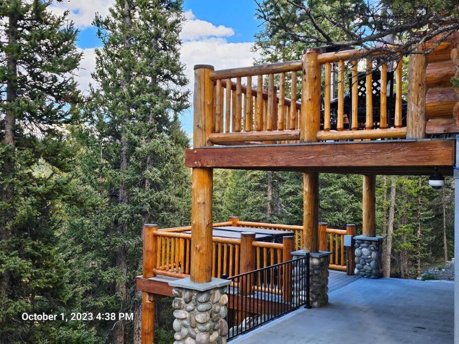 Holiday home Moose Mtn Lodge/luxury Cabin/hot Tub/fireplace